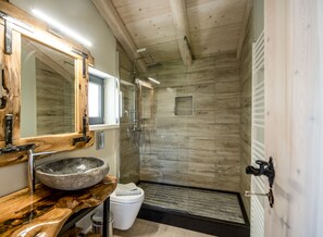 Shower, hair dryer, towels, soap - Daphne's Villa Two (Karousades)