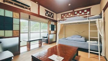 Economy Twin Room, Non Smoking | Bed sheets