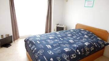 1 bedroom, desk, free WiFi, bed sheets