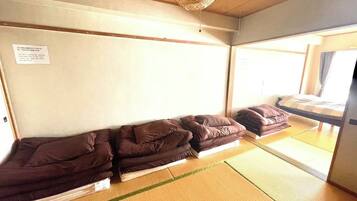 2 bedrooms, desk, free WiFi, bed sheets