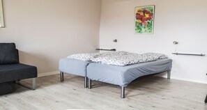 Studio dành cho gia đình, phù hợp cho người khuyết tật, phòng tắm riêng | Truy cập Internet không dây miễn phí, bộ trải giường 