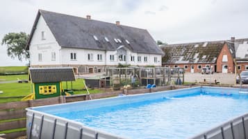 Piscine extérieure (ouverte en saison)