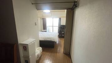 1 bedroom, desk, free WiFi, bed sheets