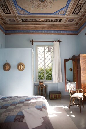 7 bedrooms, iron/ironing board, free WiFi, bed sheets