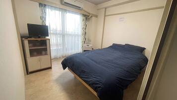 1 bedroom, desk, free WiFi, bed sheets