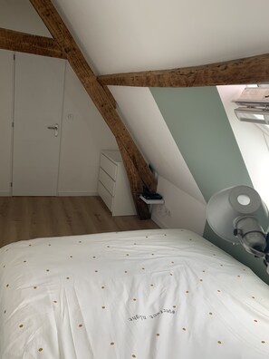 2 Schlafzimmer, Bügeleisen/Bügelbrett, Reisekinderbett