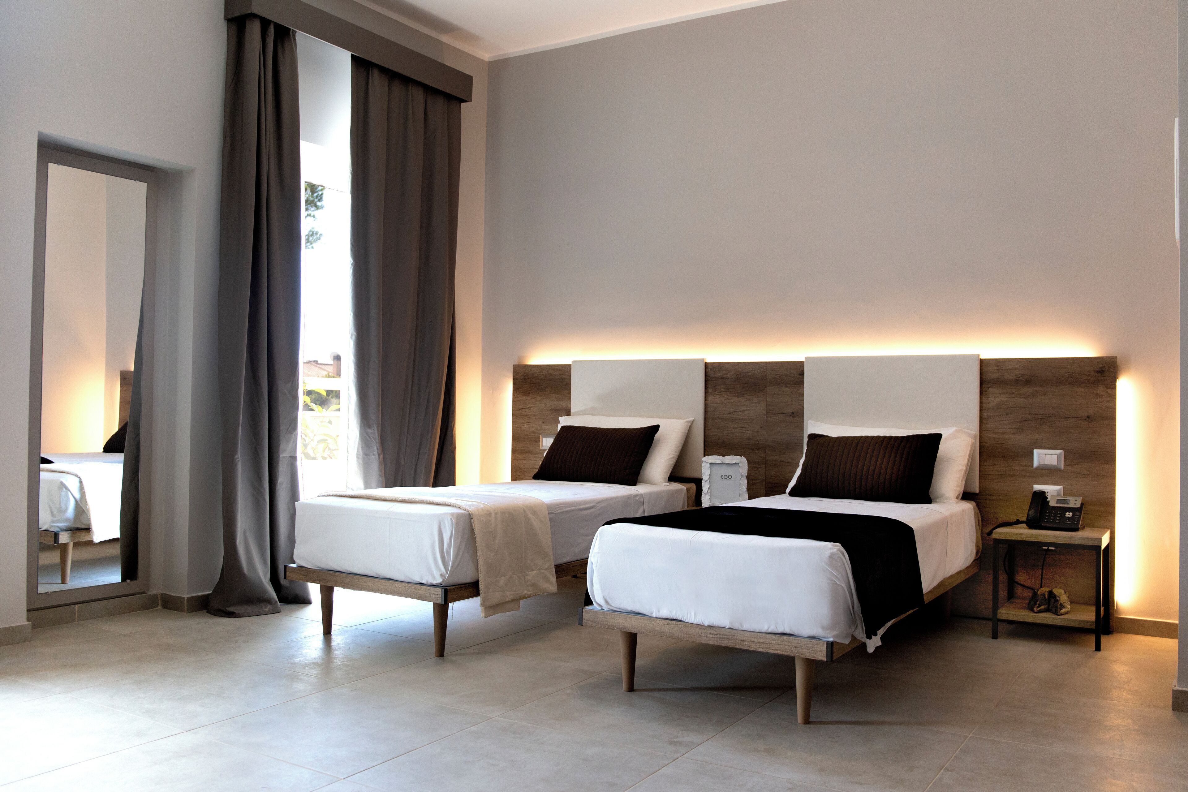 superior double or twin room | 1 bedroom, minibar, desk, laptop workspace