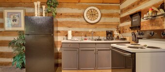 Riverfront Couple's Retreat in Smoky Mountains!