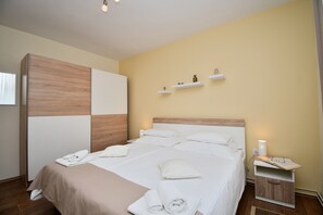 2 bedrooms, Internet, bed sheets