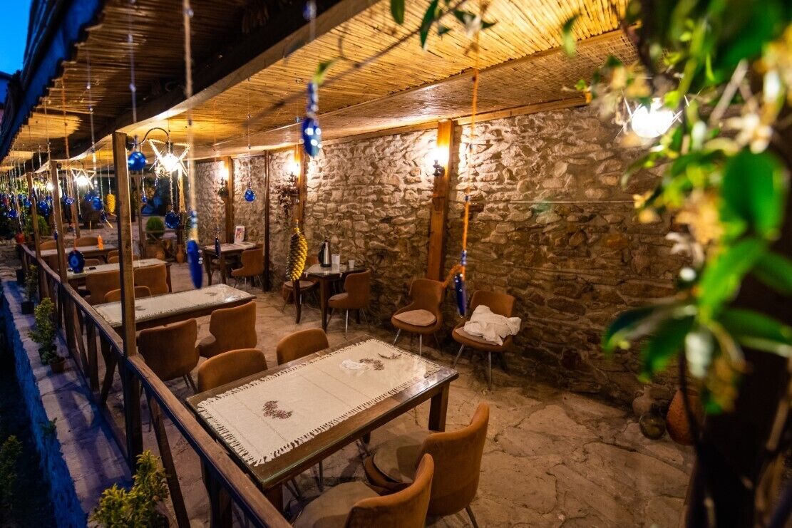 Free daily full breakfast