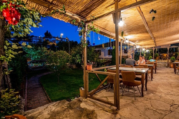 Café da manhã completo grátis todos os dias