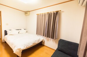 3 quartos, escrivaninha, Wi-Fi de cortesia, roupa de cama
