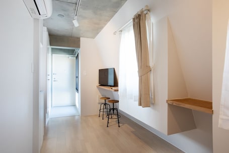 1 bedroom, desk, iron/ironing board, WiFi (free)