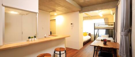 1 chambre, bureau, fer et planche à repasser, Wi-Fi gratuit