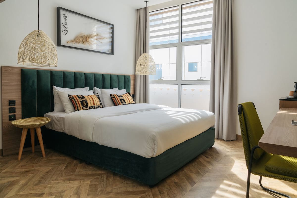 1 Schlafzimmer, Zimmersafe, Schreibtisch, schallisolierte Zimmer