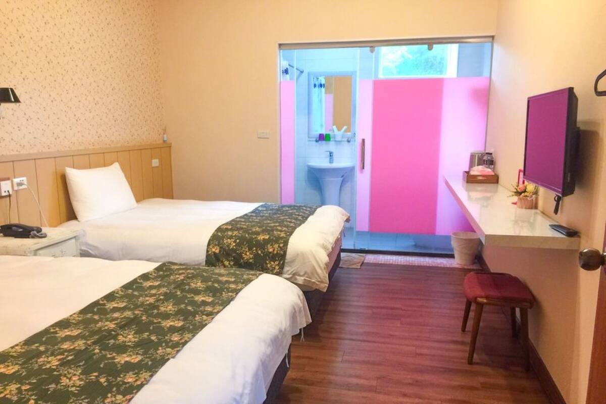 Deluxe Double Room | Desk, blackout curtains, free WiFi, bed sheets