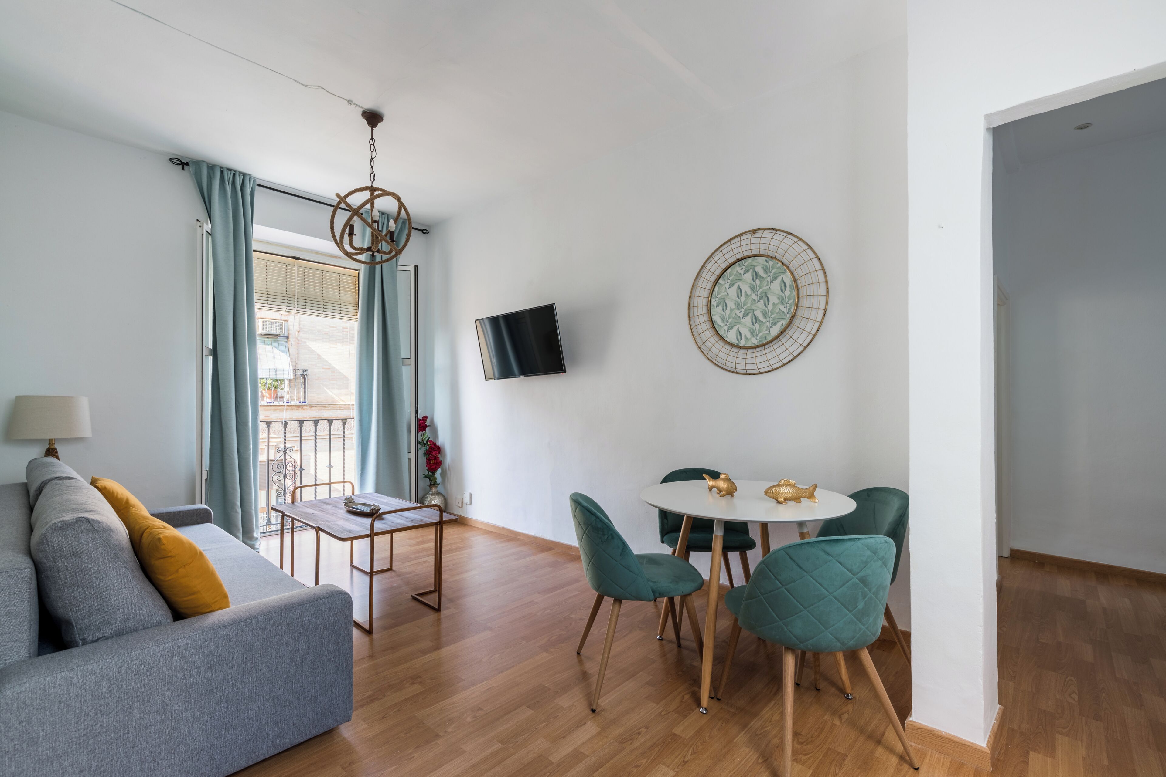 Apartamento, 1 habitación (4C) | Zona de estar | Una televisión de pantalla plana