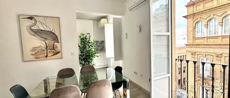 Standard Apartment, 2 Bedrooms (4A) | Living area | Flat-screen TV