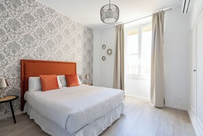 Apartment, 2 Bedrooms | Iron/ironing board, free cribs/infant beds, free WiFi, bed sheets