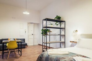 1 camera, Wi-Fi, lenzuola