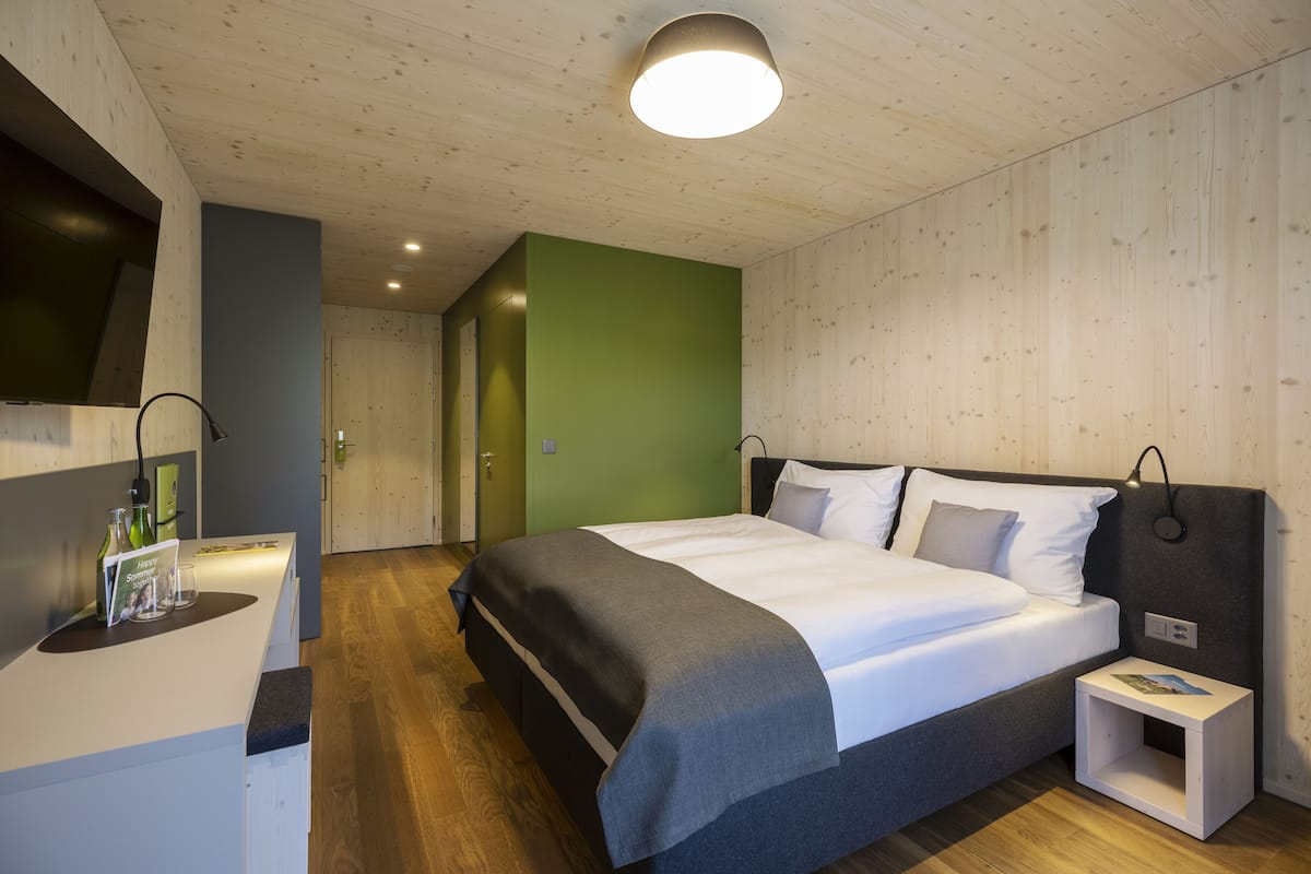 1 bedroom, in-room safe, laptop workspace, blackout drapes