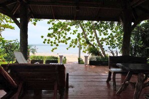 Outdoor dining - Piman Pu (Nuea Khlong)
