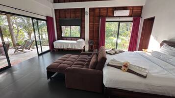 Piman Pu Arthouse - 2 King Beds (with A/C) | In-room safe, free WiFi, bed sheets