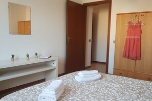 2 bedrooms, iron/ironing board, Internet, bed sheets - Just 4km far from Piazza dei Miracoli (Pisa)