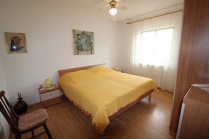 1 bedroom, free WiFi, bed sheets - Lovely apartment in Pula,for 2-4 person, walking distance away from the down town (Pula)