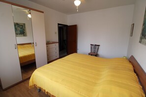 1 bedroom, free WiFi, bed sheets