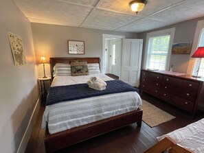 4 bedrooms, free WiFi, bed sheets