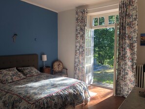 5 Schlafzimmer, Bügeleisen/Bügelbrett, Reisekinderbett, Bettwäsche