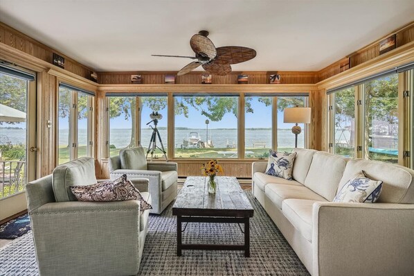 Smart TV, fireplace, books