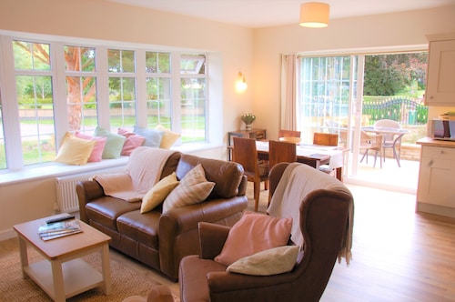 Newly Converted Bar Lodge in Village location