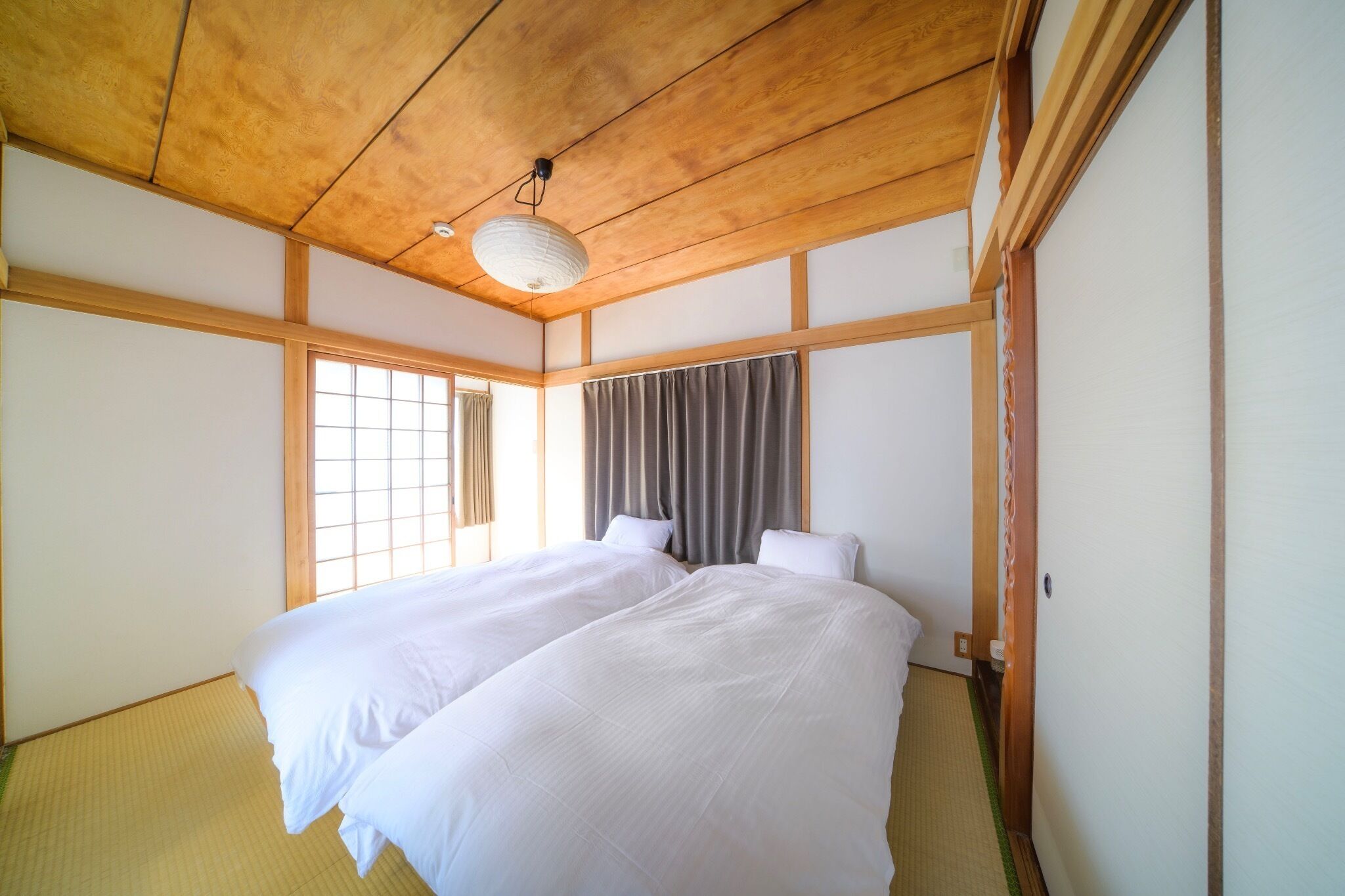 4 bedrooms, desk, iron/ironing board, free WiFi