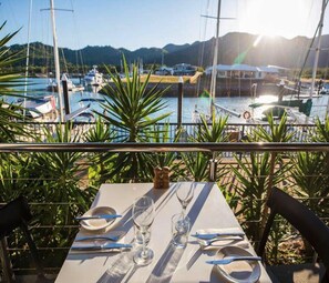 Dining - Magnetic Blue Waterfront Apartments (Nelly Bay)