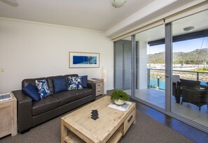 Superior Studio | Individually decorated, individually furnished, iron/ironing board - Magnetic Blue Waterfront Apartments (Nelly Bay)