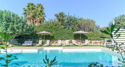 Timparosa, villa avec piscine Ă  2 km de la plage de Punta Secca