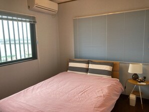 2 habitaciones, tabla de planchar con plancha y wifi gratis 
