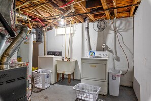 Interior - Long stay - Spacious 3 bedroom with 3 full bath (Detroit)