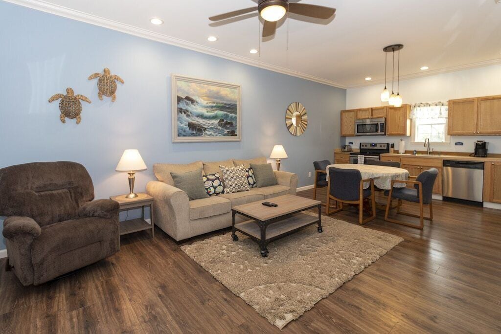 Téléviseur, livres, sélection de musique