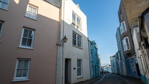 Exterior - Royal Victoria Crt 6 (Tenby)