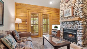 Smart TV, chimenea y reproductor de DVD 
