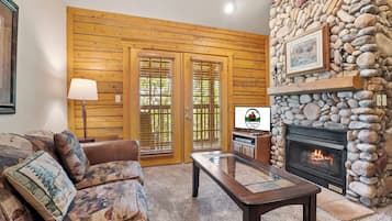 Smart TV, fireplace, DVD player