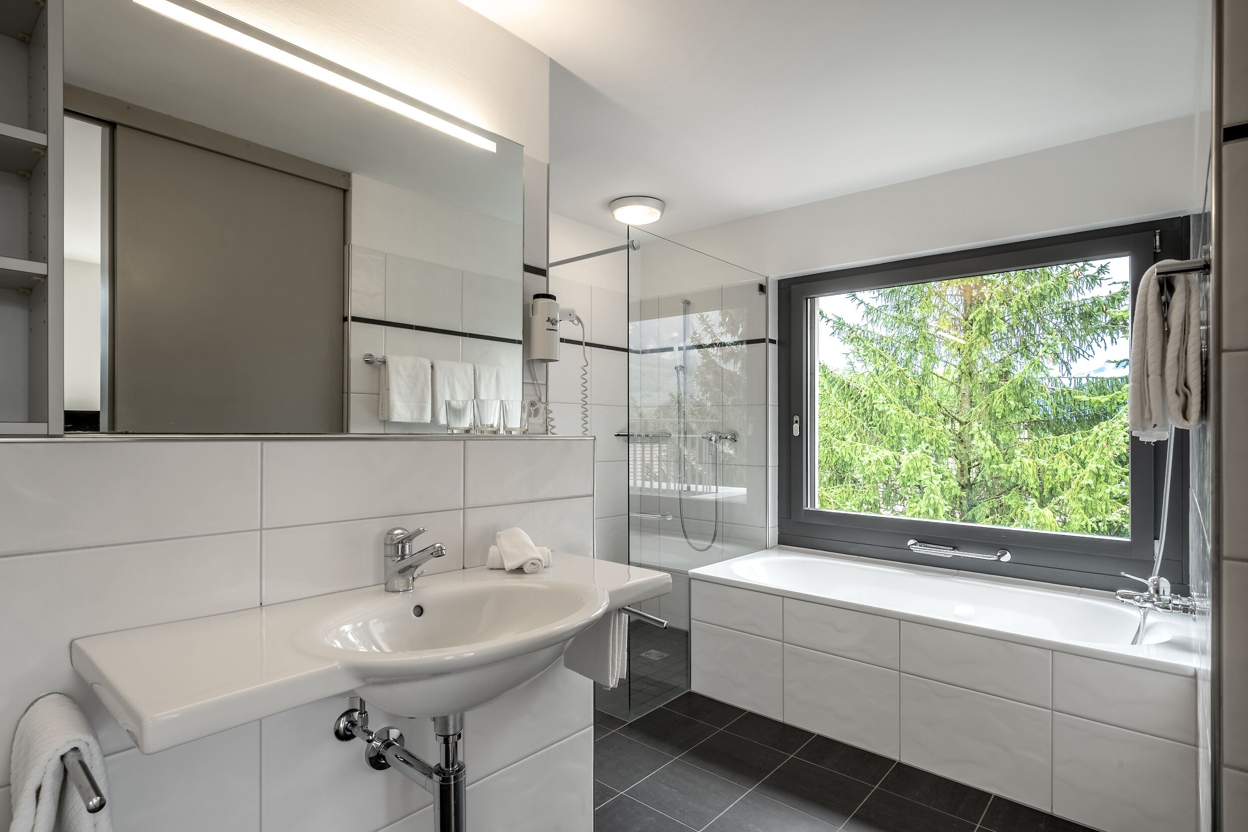 junior suite (attika) | bathroom | hair dryer, towels