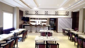 Free daily buffet breakfast