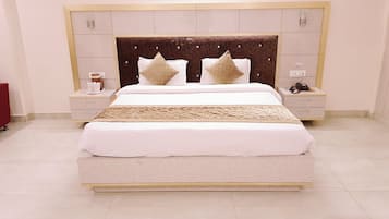 Memory-foam beds, desk, free WiFi, wheelchair access