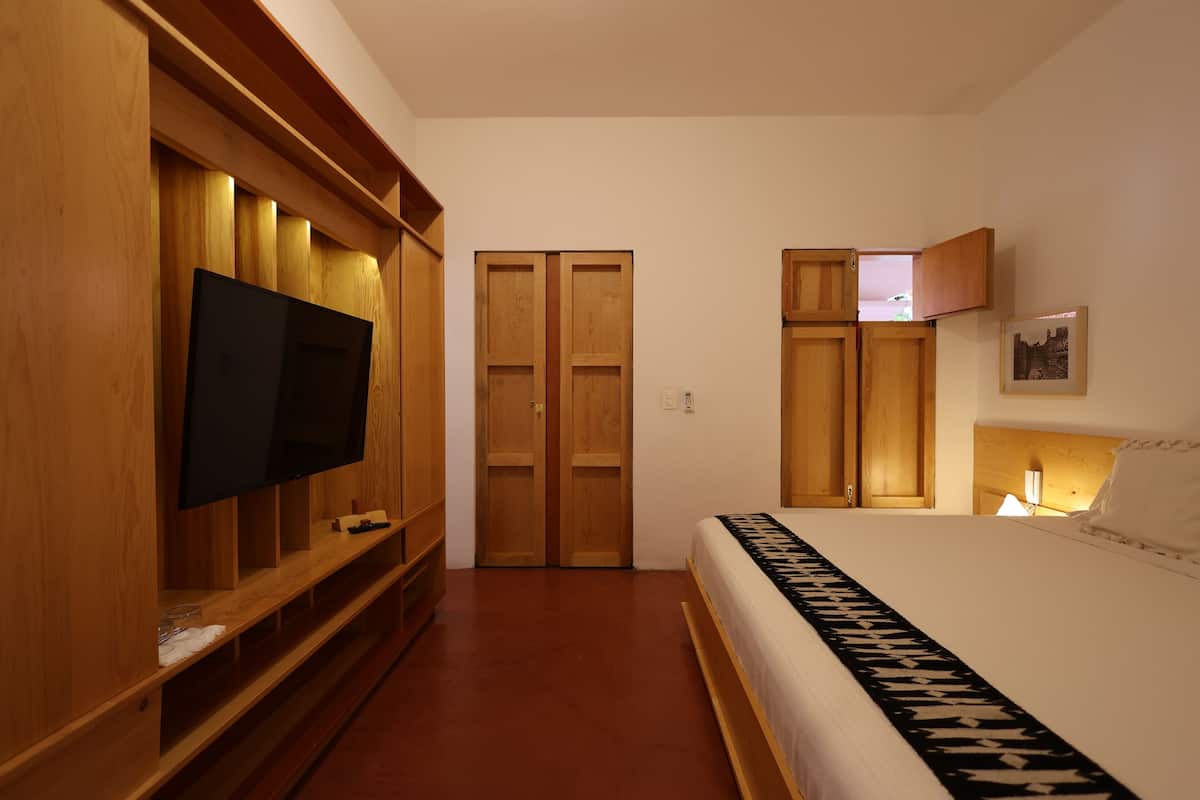 Camera Standard, 1 letto king | Biancheria da letto di alta qualità, copriletto in piuma