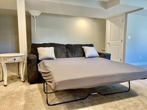 4 habitaciones, tabla de planchar con plancha, wifi y ropa de cama