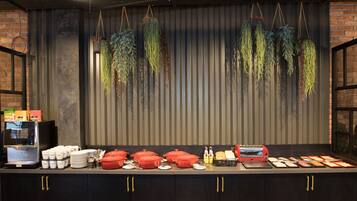 Daily buffet breakfast (GBP 16.95 per person)